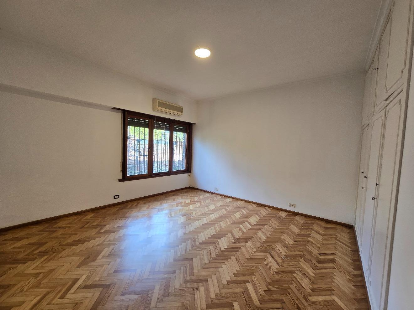 Foto de CASA EN ALQUILER PARA OFICINAS / ESTUDIO EN LOMAS DE SAN ISIDRO, imagen 2