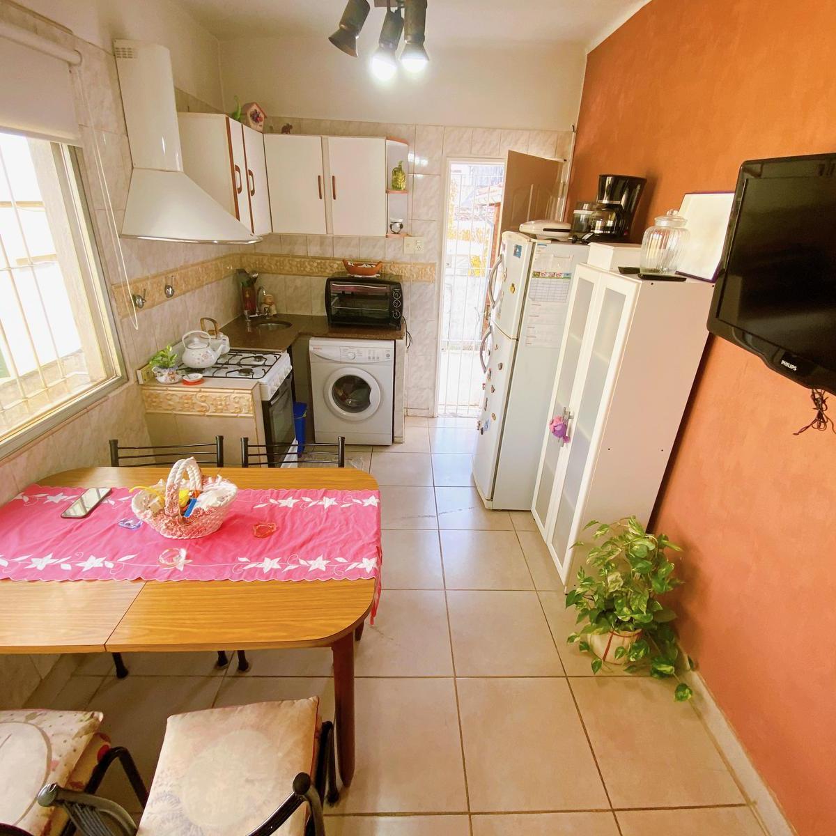 Casa en Venta con Patio Propio! 2