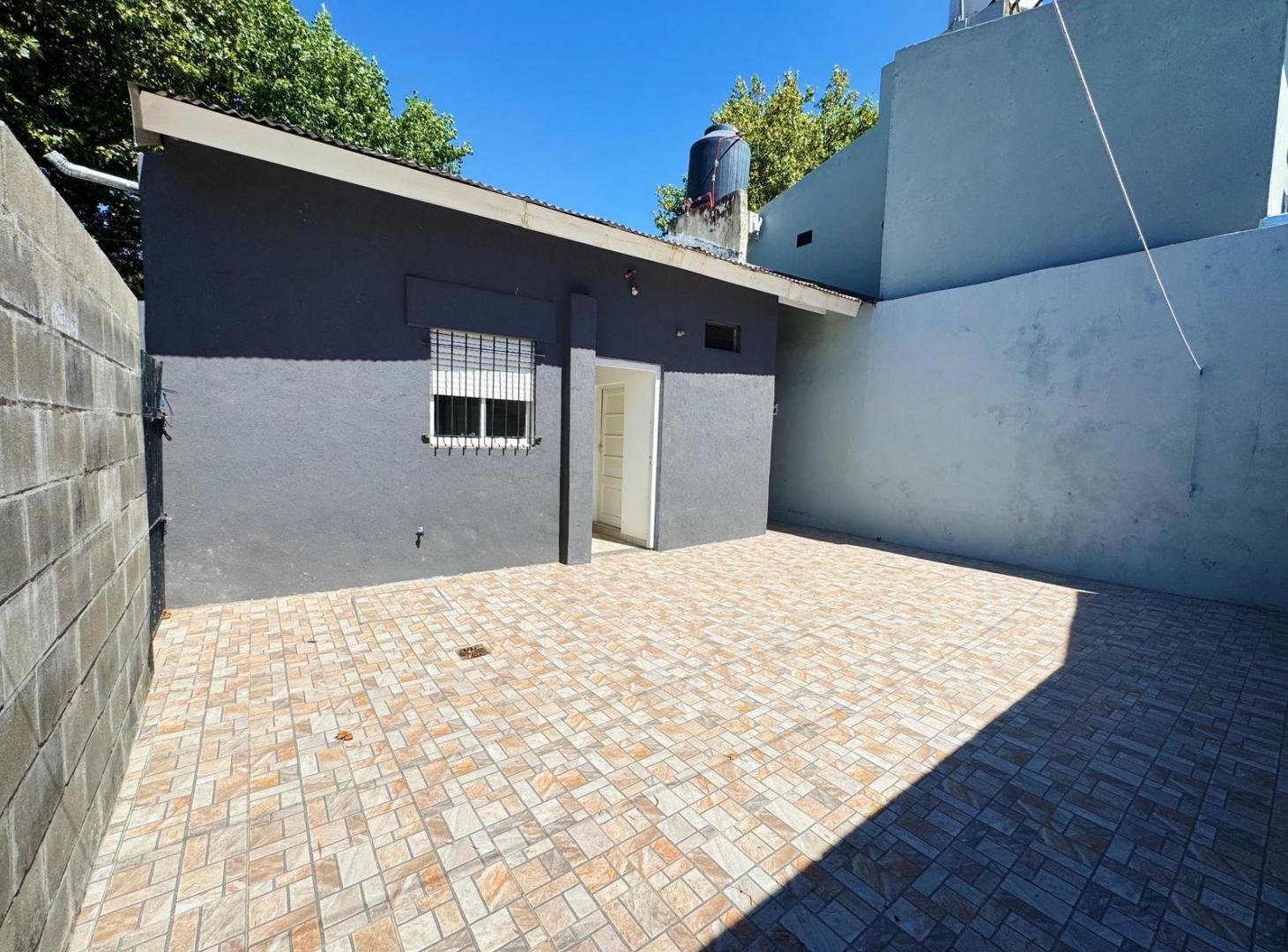 Casa tipo PH al frente a la venta en San Fernando
