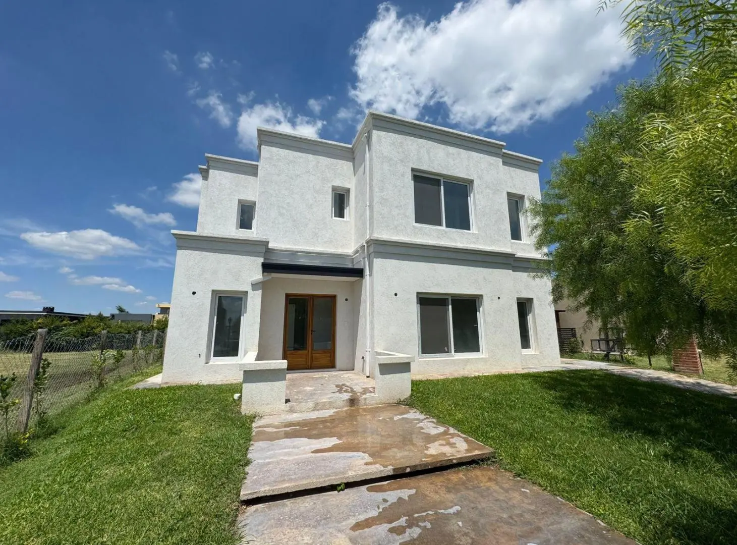 Casa en Venta y en alquiler A ESTRENAR San Ramon - Pilar del Este 3