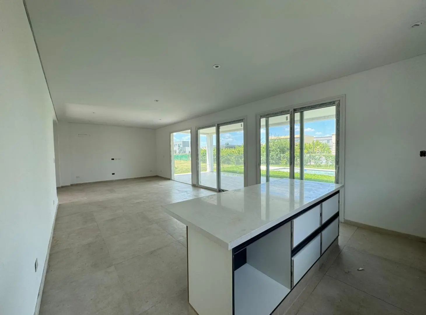 Casa en Venta y en alquiler A ESTRENAR San Ramon - Pilar del Este 5