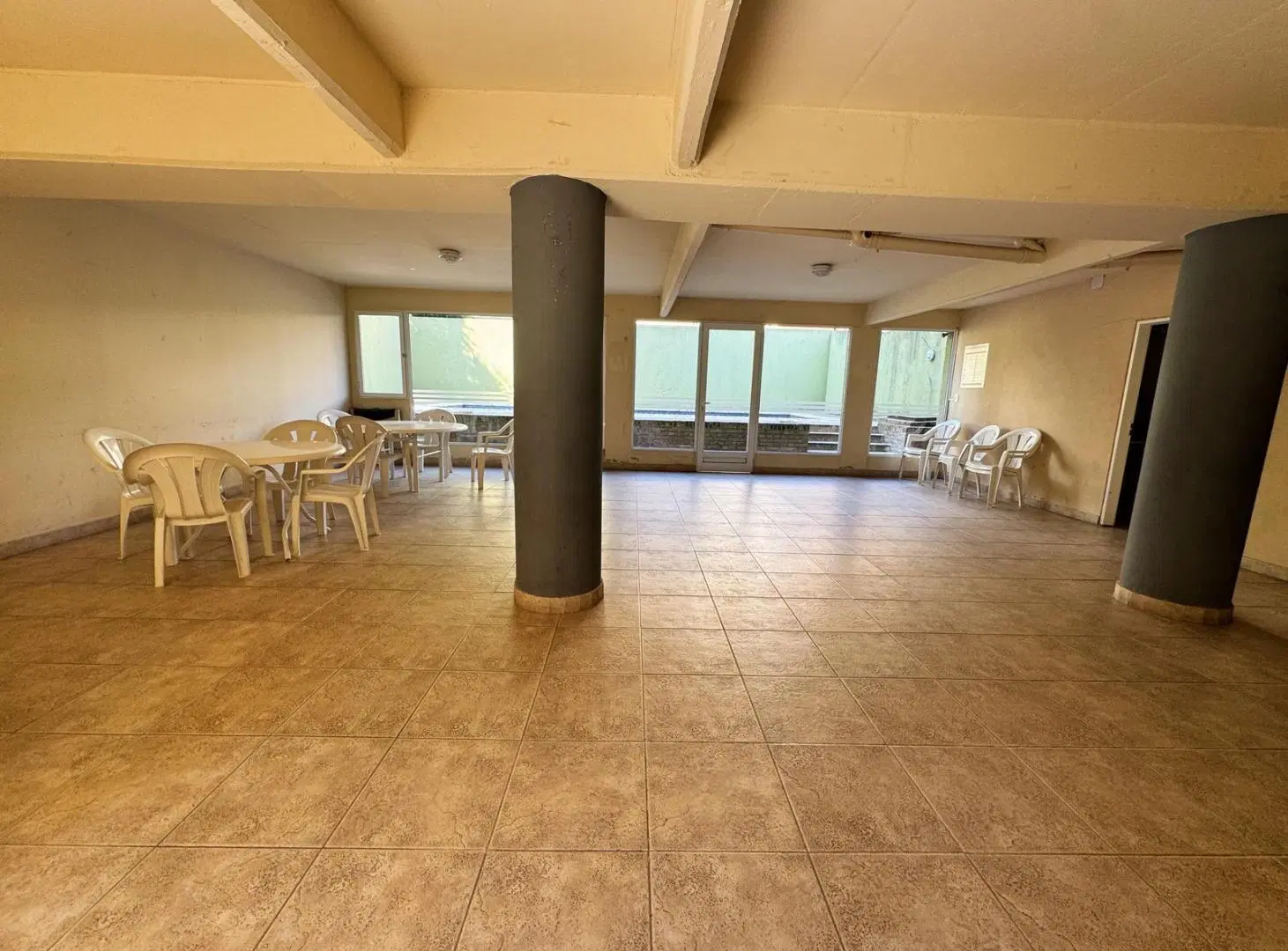 Departamento - Dos ambientes con cochera, baulera y terraza propia! PILETA/SUM/PARRILLA! 2