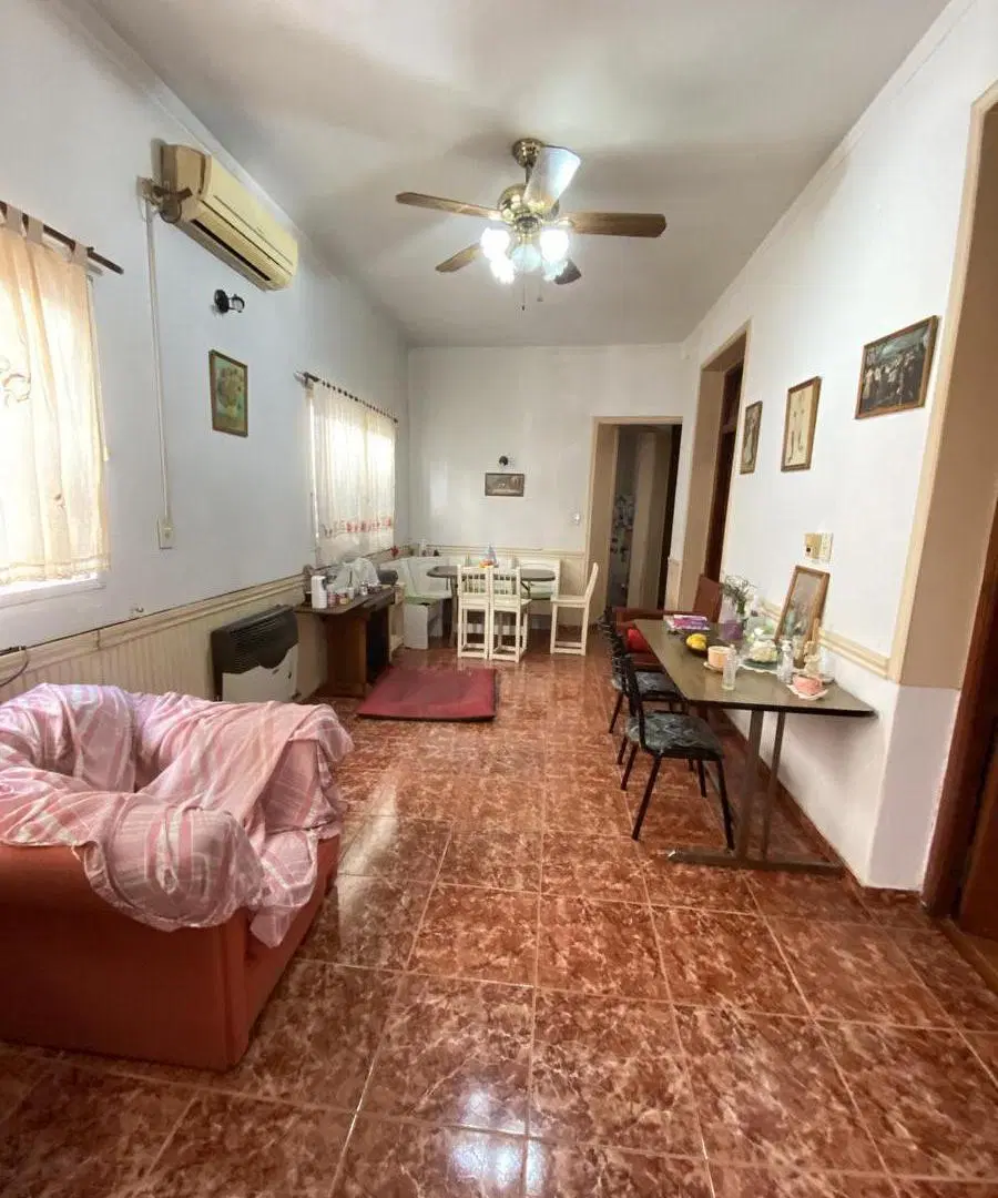 Casa departamento a la venta! 300 Mts de lote! 5