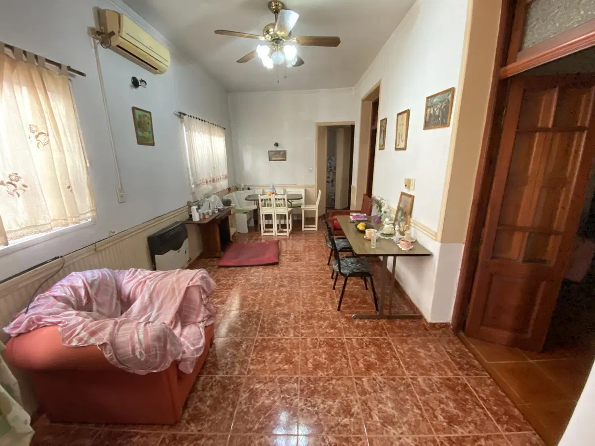 Casa departamento a la venta! 300 Mts de lote! 2