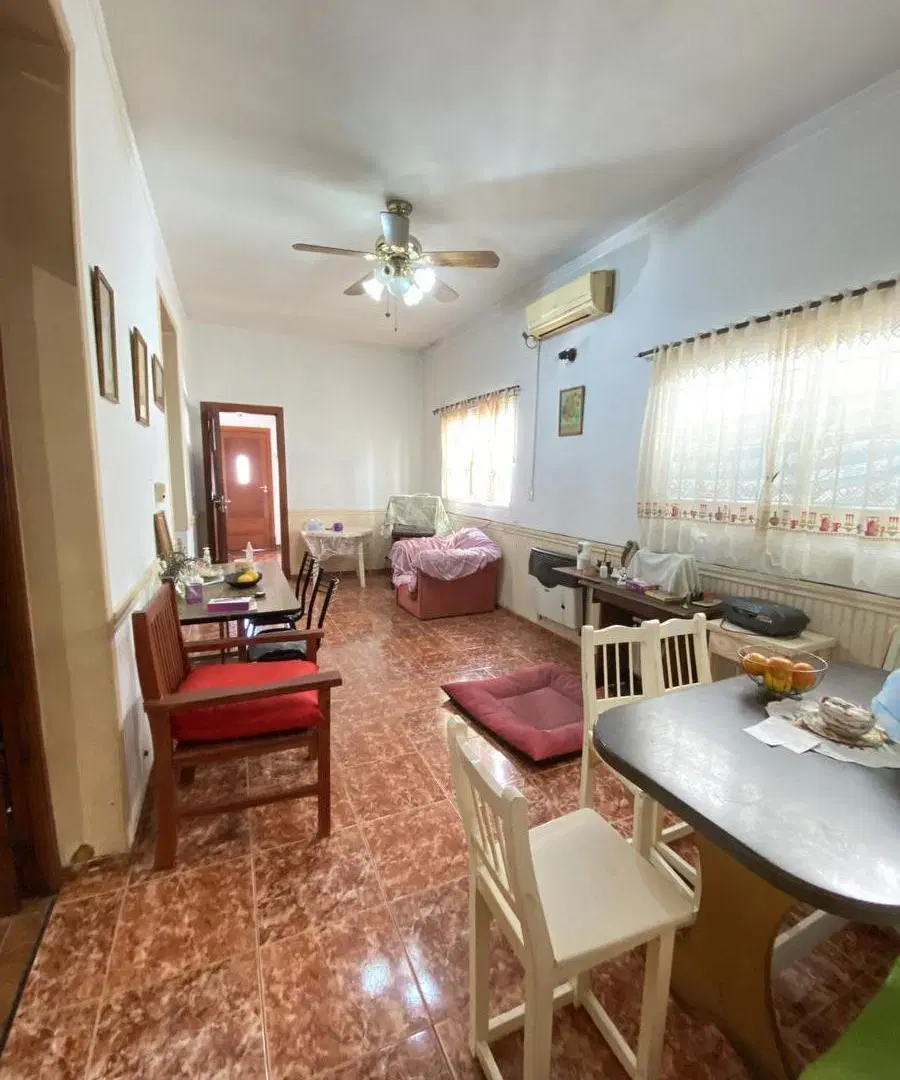 Casa departamento a la venta! 300 Mts de lote! 4