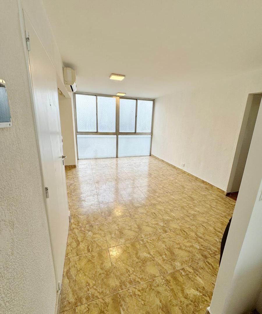 Tres ambientes en alquiler en Barrio Mil viviendas