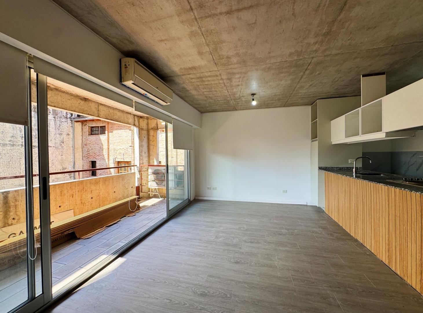 Departamento con cochera y terraza propia a la venta en San Fernando