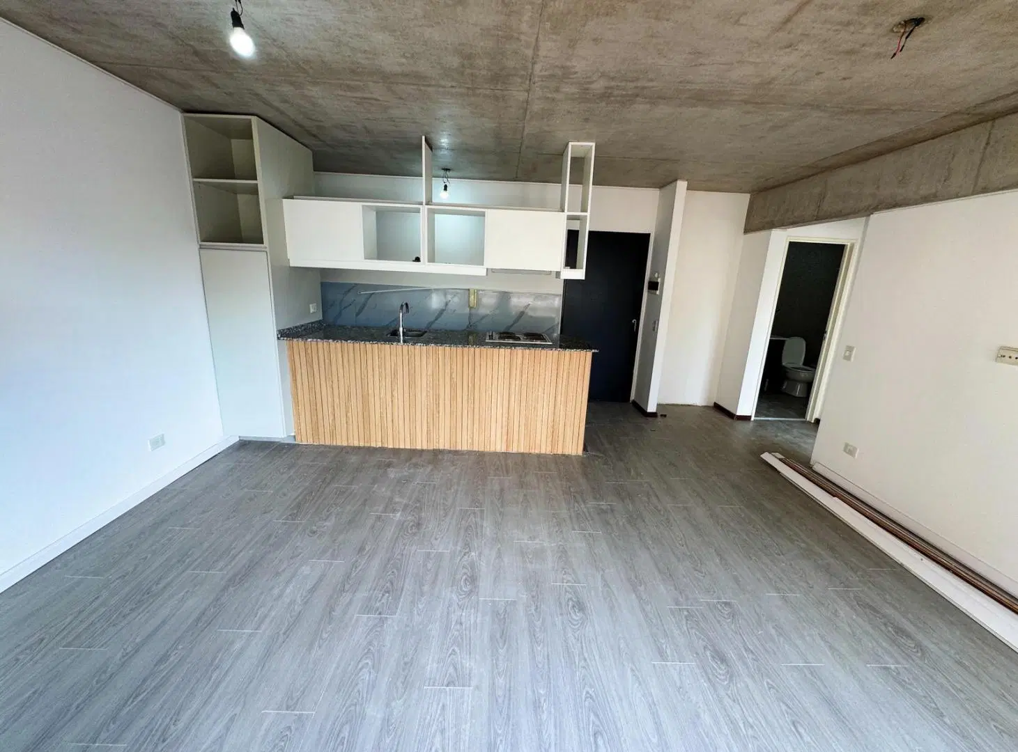 Departamento con cochera y terraza propia a la venta en San Fernando 4