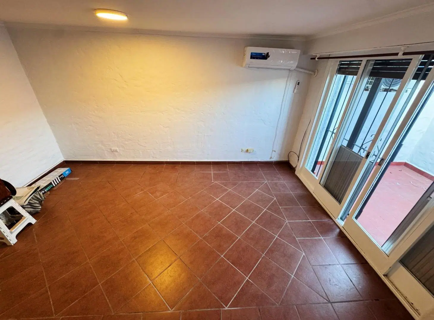 Departamento de tres ambientes con doble patio en alquiler 8