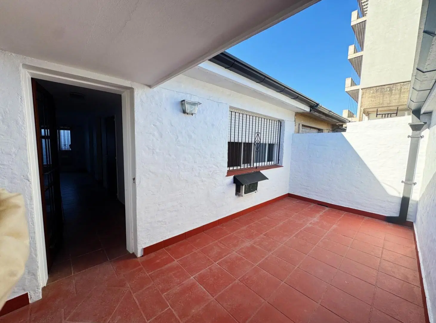 Departamento de tres ambientes con doble patio en alquiler 4