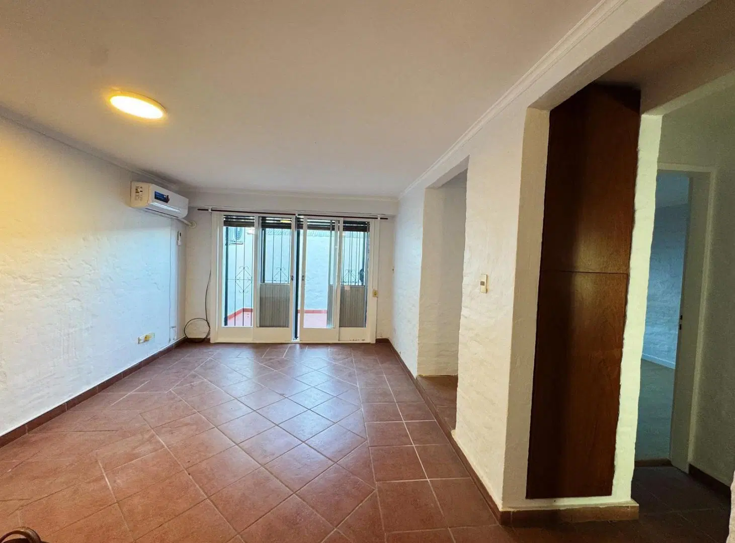Departamento de tres ambientes con doble patio en alquiler 3