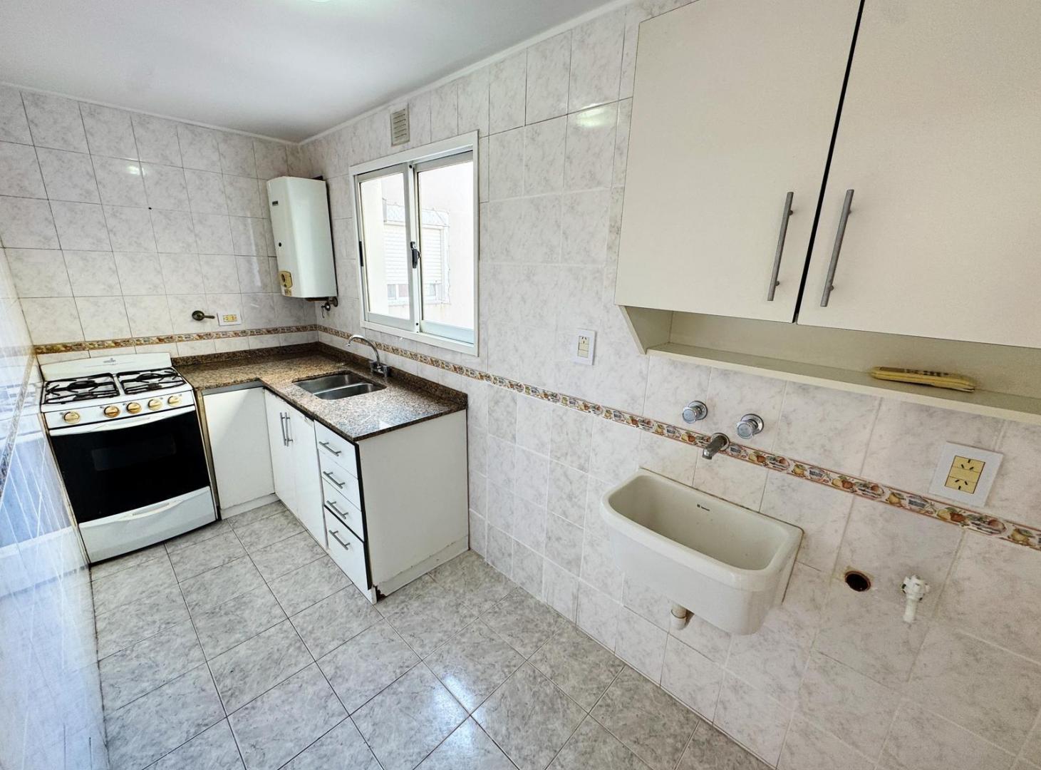 Foto de DEPARTAMENTO DE TRES AMBIENTES CON COCHERA EN ALTOS DE SAN FERNANDO!, imagen 4