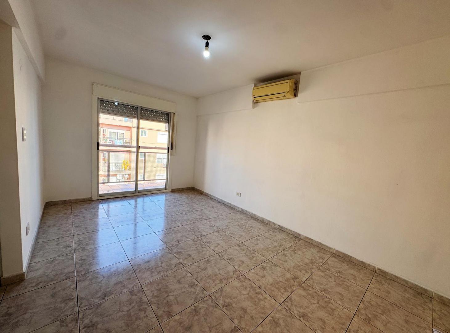 Foto de DEPARTAMENTO DE TRES AMBIENTES CON COCHERA EN ALTOS DE SAN FERNANDO!, imagen 3