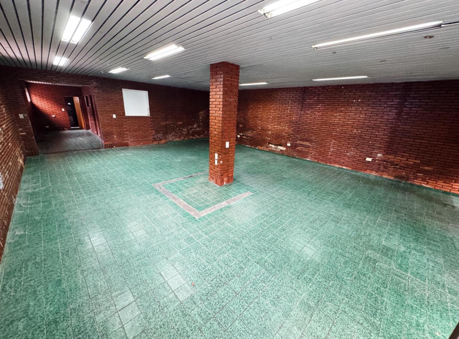 Foto de Local comercial en alquiler de 180 Mts totales., imagen 2