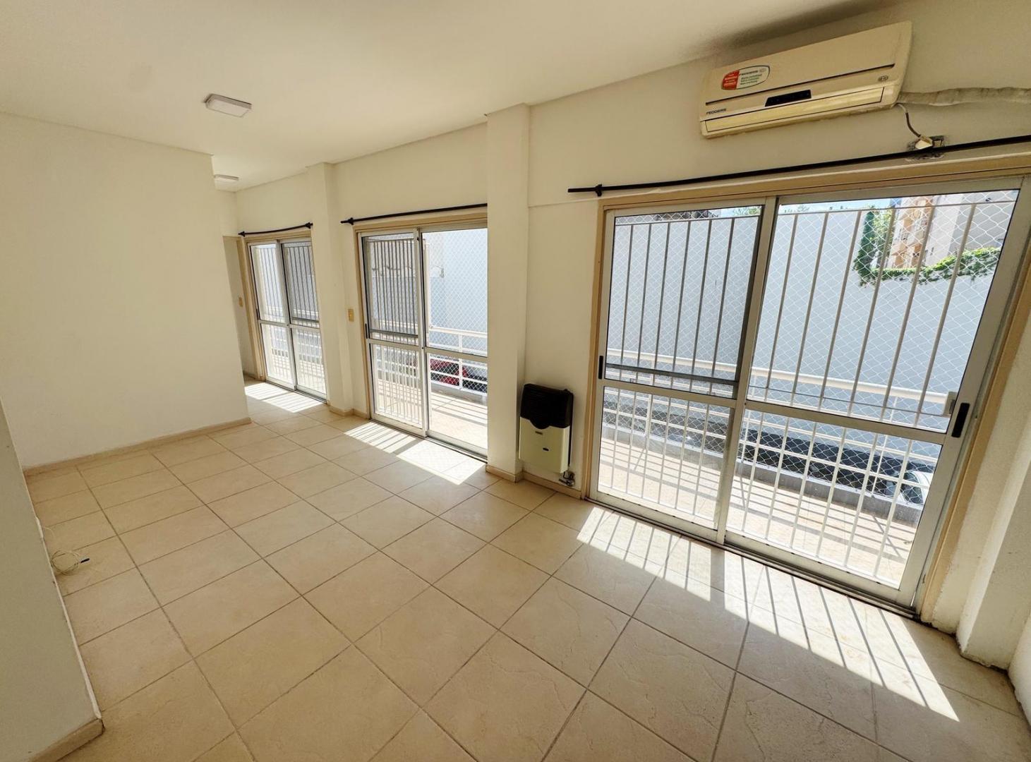 Foto de Departamento en alquiler con cochera propia en San Fernando, imagen 1