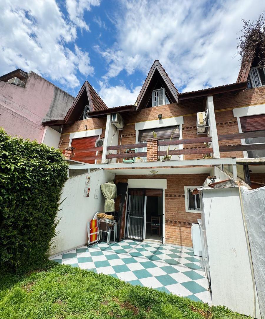 Foto de Duplex con jardín y cochera a la venta en San Fernando, imagen 2