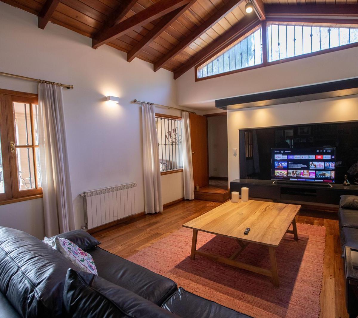 Villa Allende, Córdoba, Guayaquil Al 1500 1