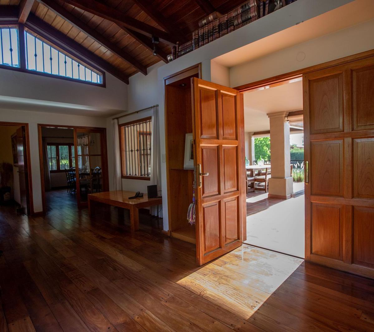 Villa Allende, Córdoba, Guayaquil Al 1500 4