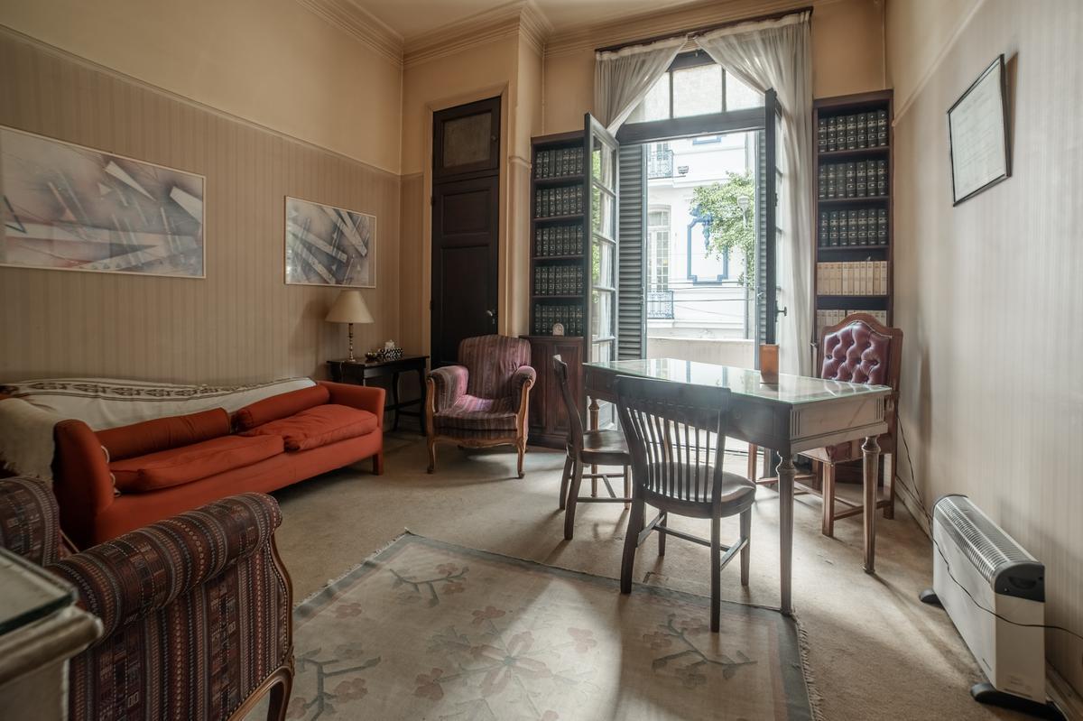 Piso en Edificio Art Decó, Gran Potencial. Zona Teatro Colón. 1