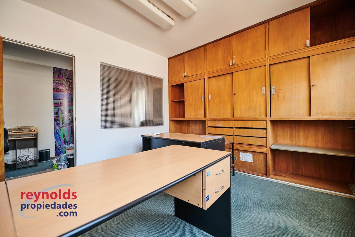 ¡Alquiler Piso Alto en Esquina con 140 m², Despachos Varios! 3
