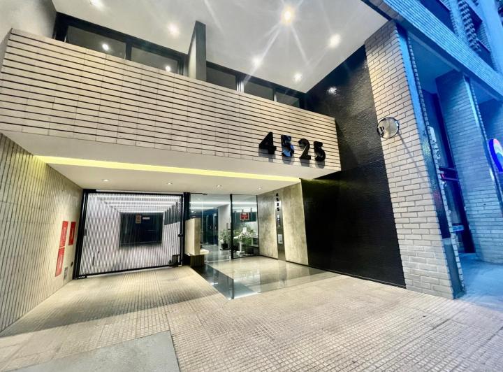 Departamento al frente con balcon en excelente Torre
