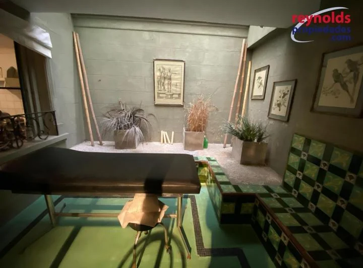¡Casa de 4 plantas con terraza, 100 años de antigüedad, posibilidad de construir! 4