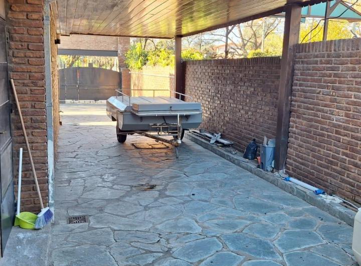 Foto de Casa en Barrio Santa Rita 3 dormitorios con cancha de tenis, imagen 3