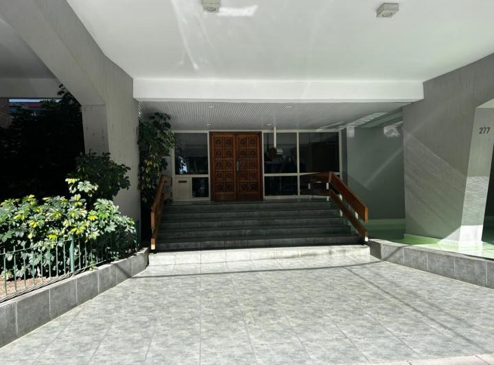 Excelente, Luminoso y Amplio Departamento en el mejor sector de Martinez Centro 1
