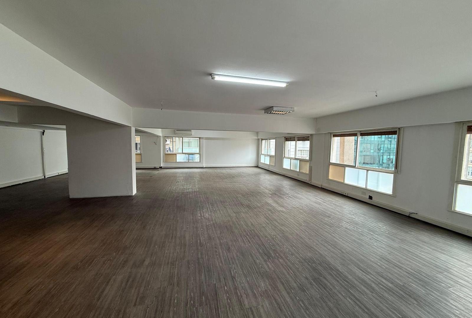 Oficina Comercial en Microcentro con Cocheras
