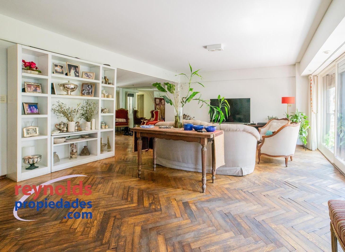 ¡Piso alto al frente, con 5 ambientes, 160 m2, seguridad y cochera!
