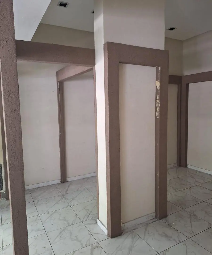 ¡Local en PB y subsuelo con 104 m2! 5