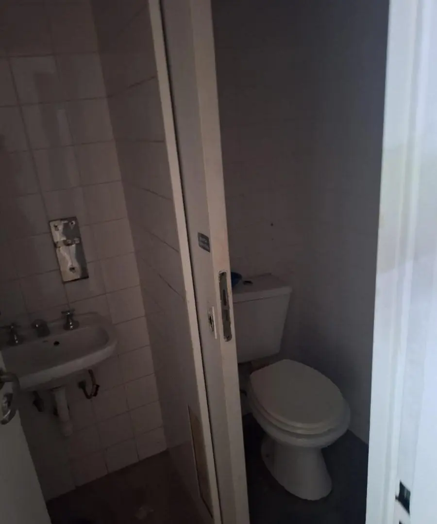 ¡Local en PB y subsuelo con 104 m2! 4