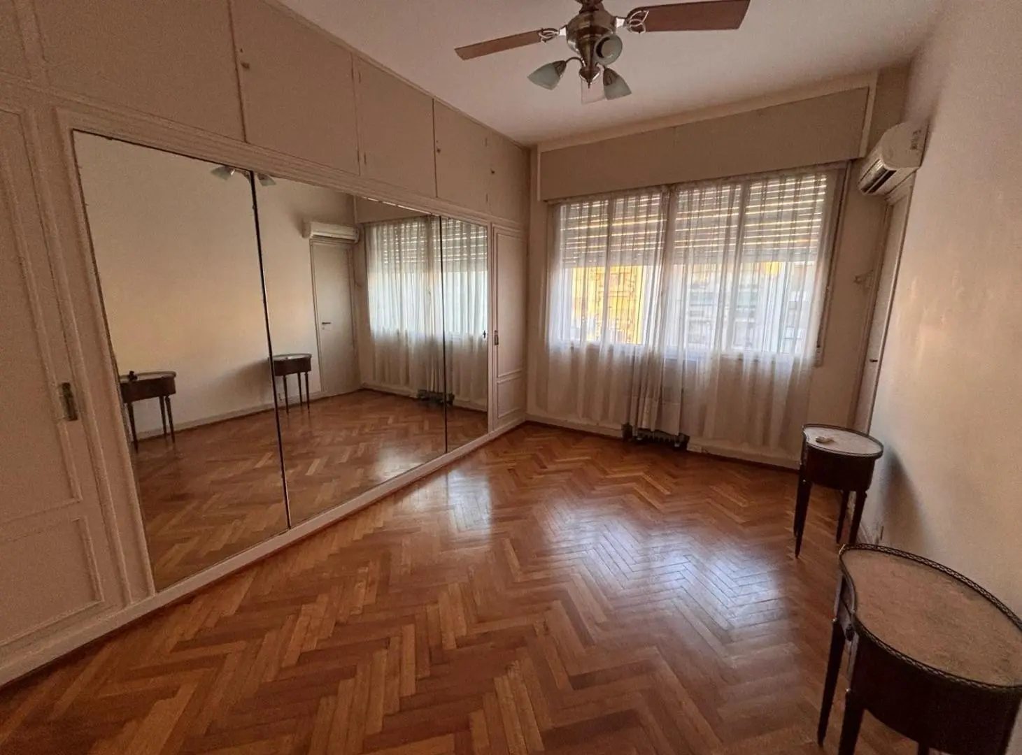 Departamento amoblado con balcón cerrado 3