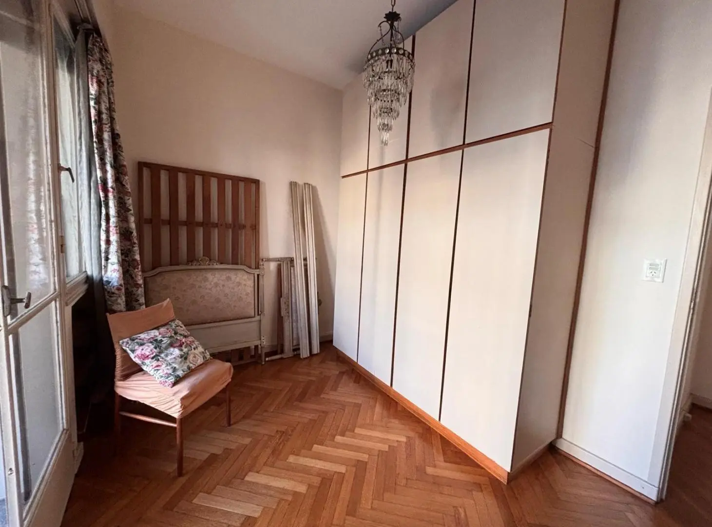 Departamento amoblado con balcón cerrado 4