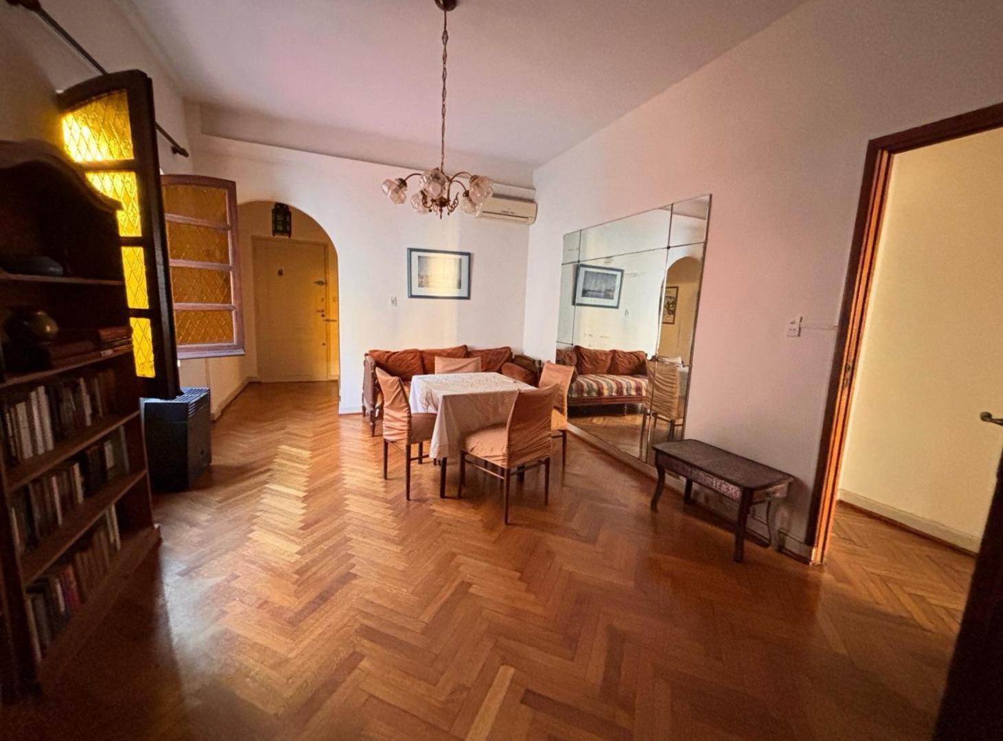 Departamento amoblado con balcón cerrado