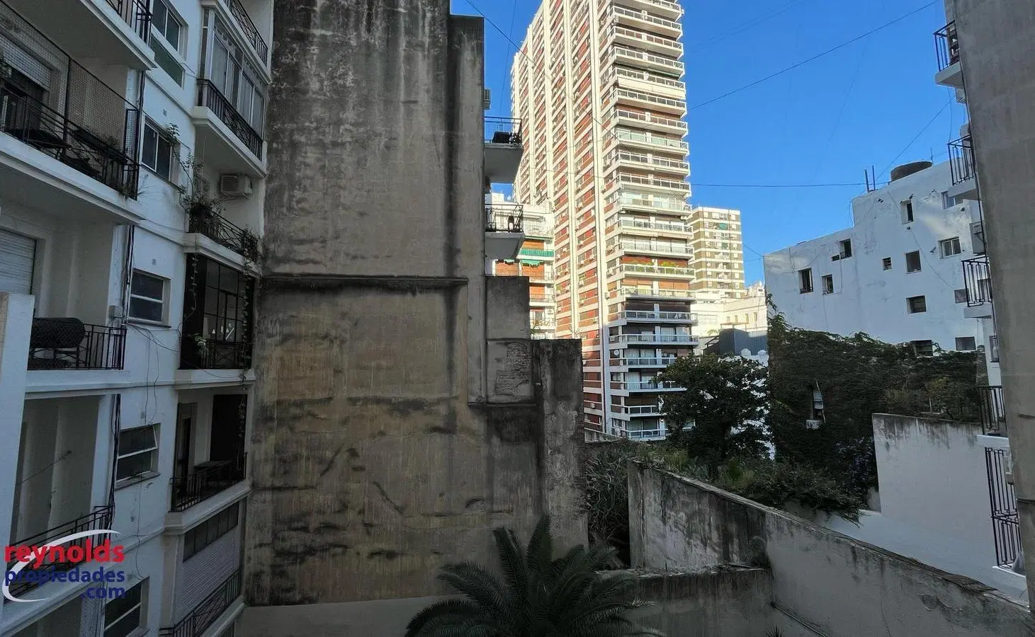 ¡Alquiler c/muebles, 3 ambientes al contrafrente! 4