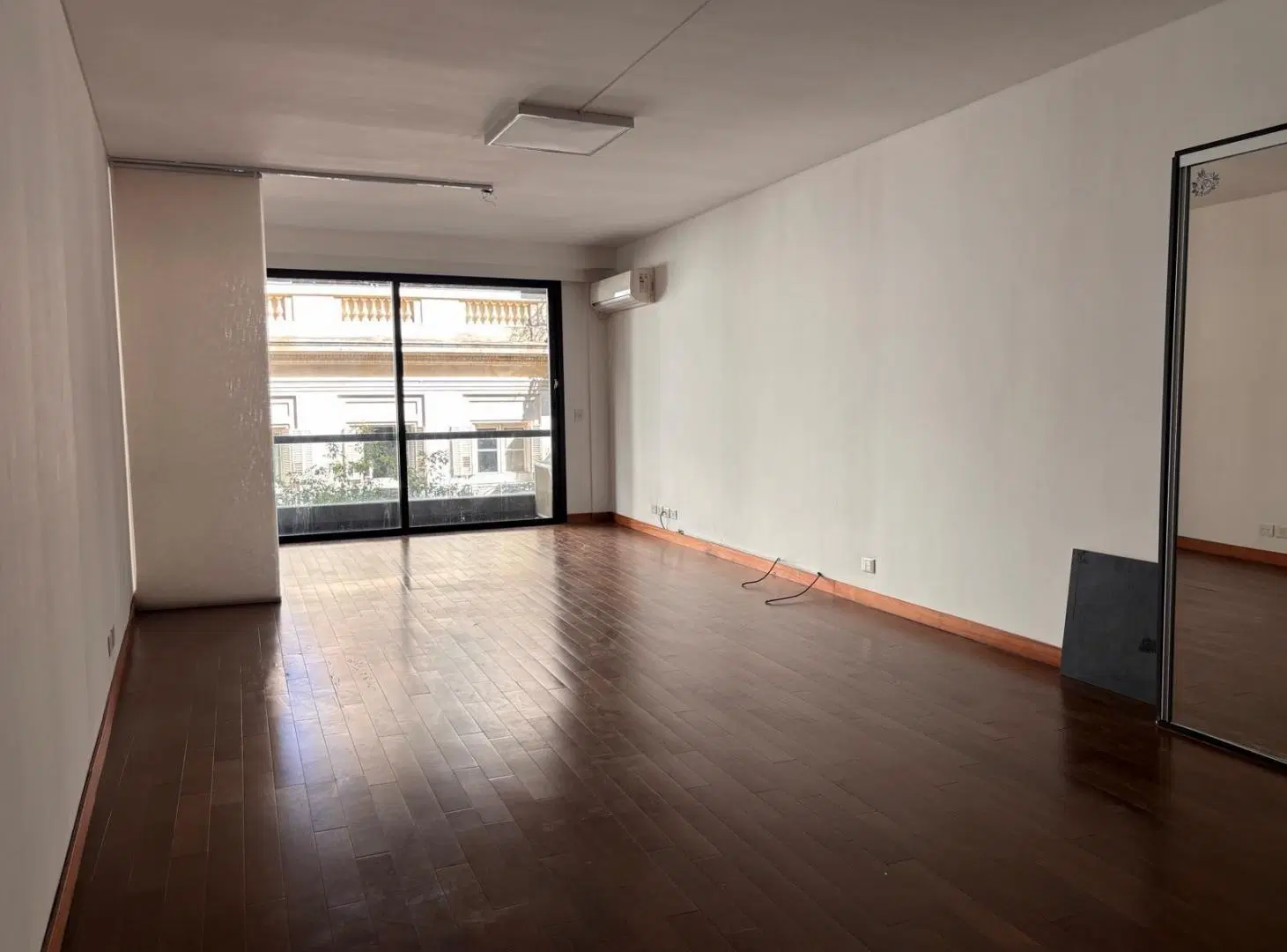 Exclusivo departamento de un ambiente con pileta y cochera- RECOLETA 2