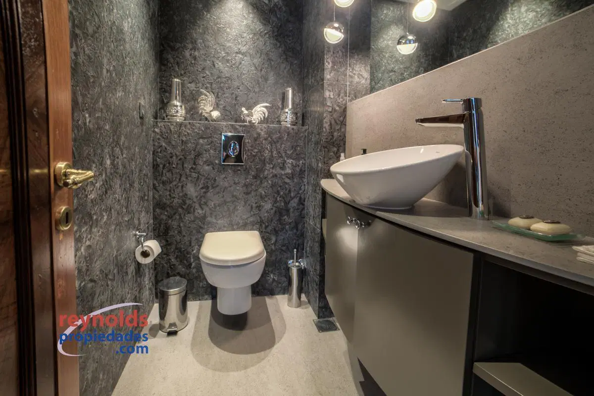 Impecable departamento amoblado en alquiler sobre Avenida Alvear 4