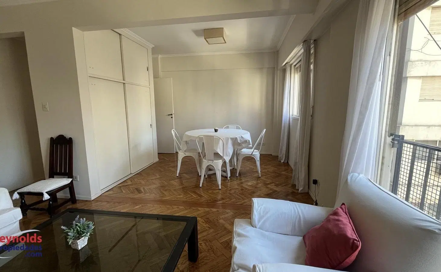 ¡Alquiler equipado y amoblado, 2 ambientes , piso alto, c/lavarropa! 3