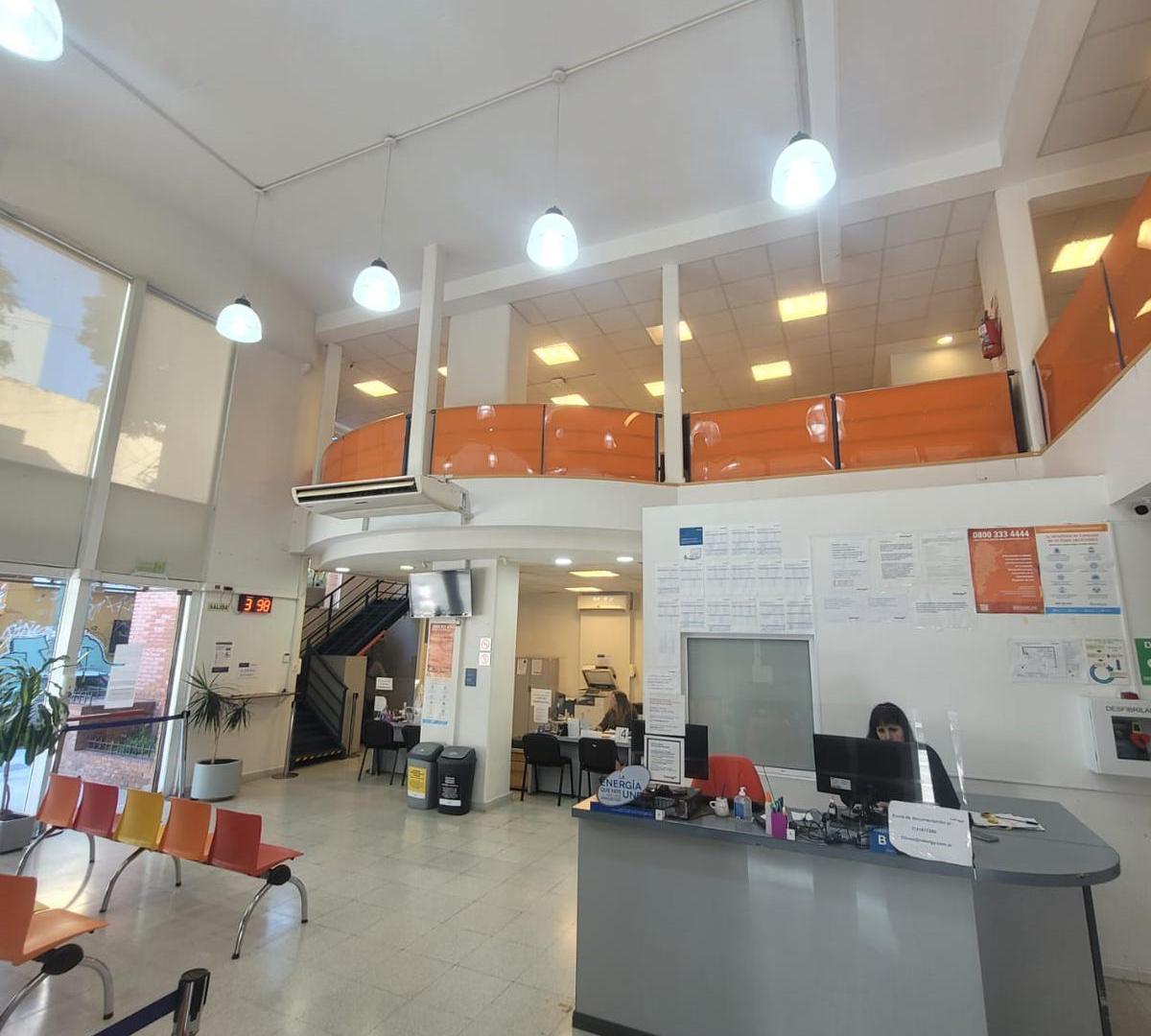 Local en Avenida Maipu. Excelente oportunidad para local comercial.