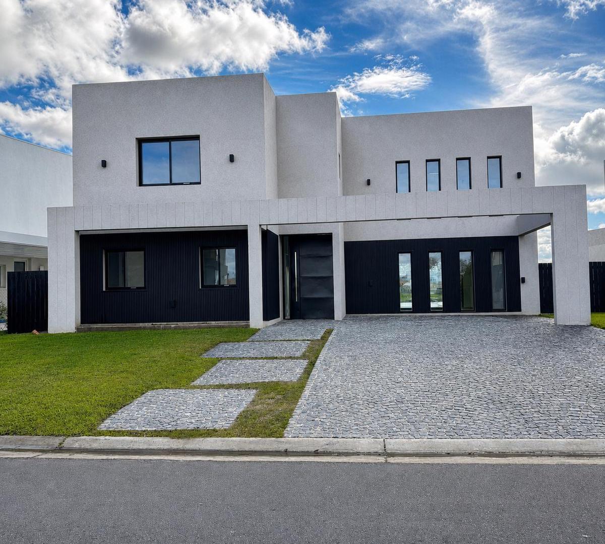 VENTA | Santa Ana | Villanueva | Casa moderna a estrenar al lago