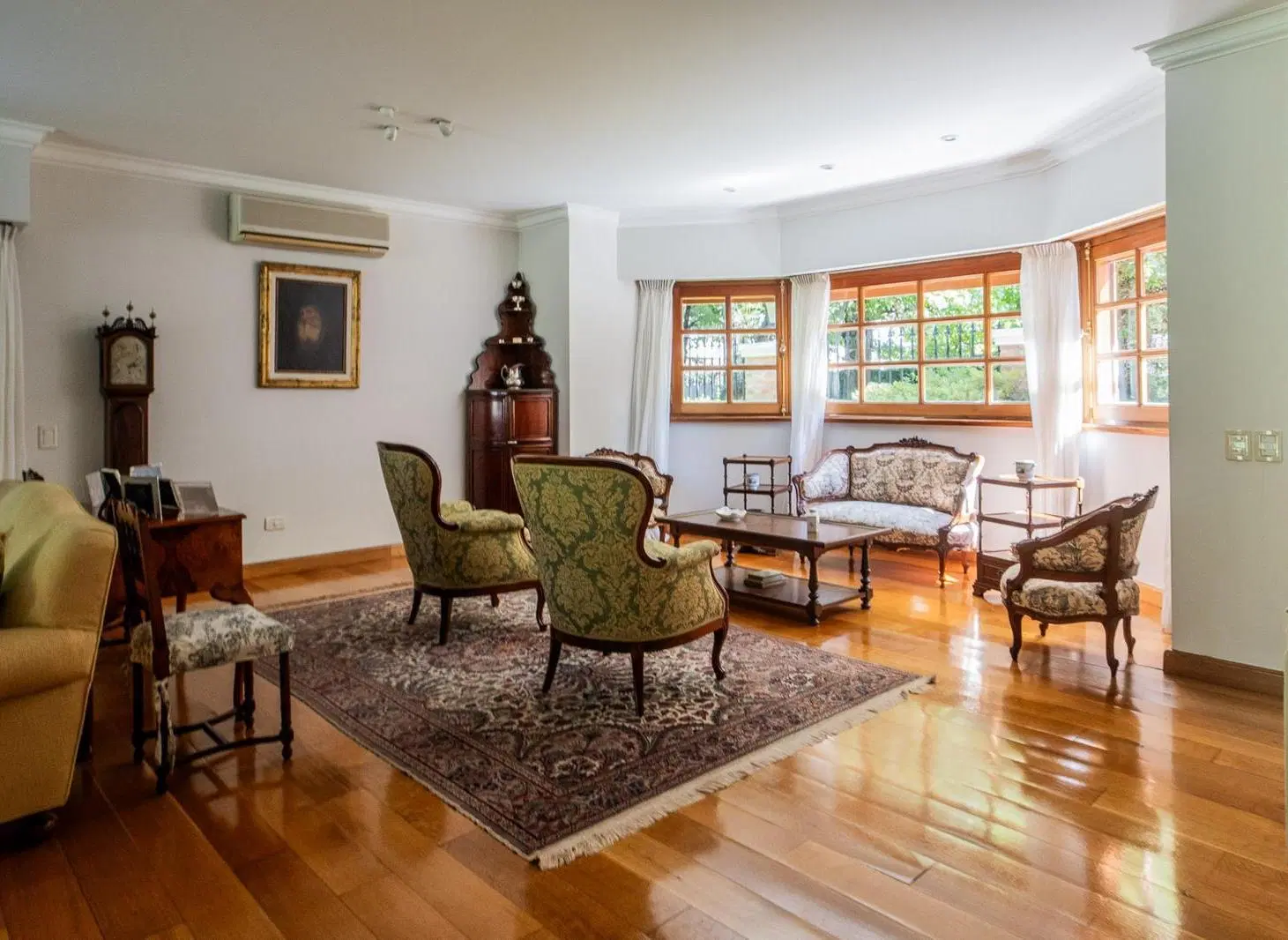 Espectacular e impecable casa en Martinez, vias a Libertador 4