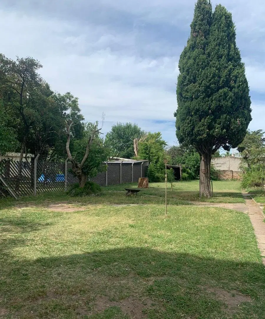 Venta lote/casa en Luis Guillon, Monte Grande - 2138 M2 - Casa hecha a nuevo 8