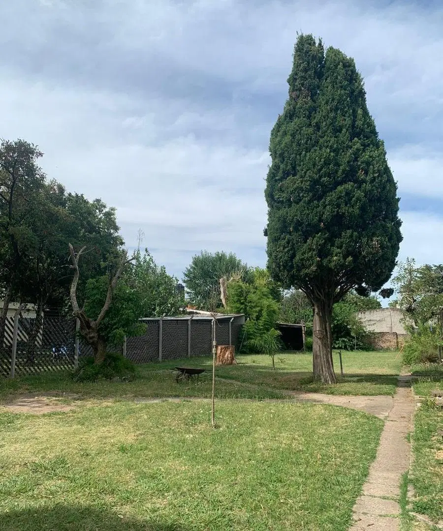 Venta lote/casa en Luis Guillon, Monte Grande - 2138 M2 - Casa hecha a nuevo 4
