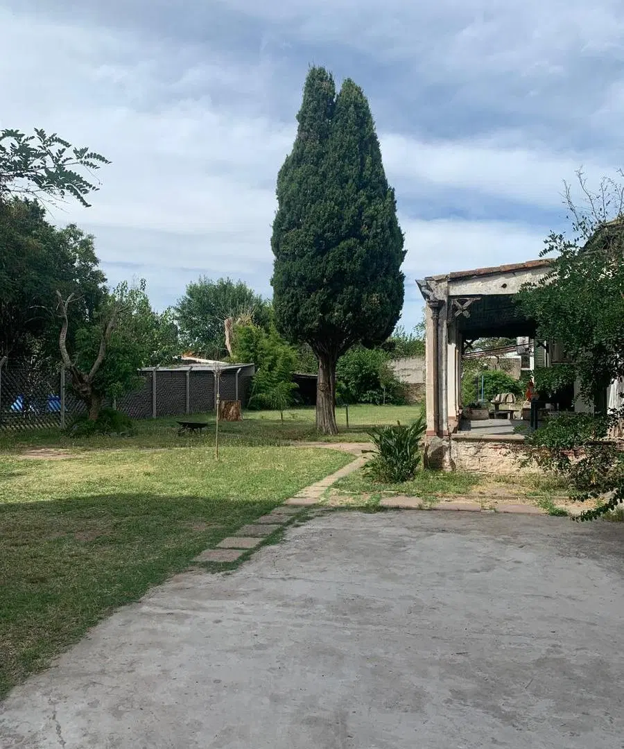 Venta lote/casa en Luis Guillon, Monte Grande - 2138 M2 - Casa hecha a nuevo 5