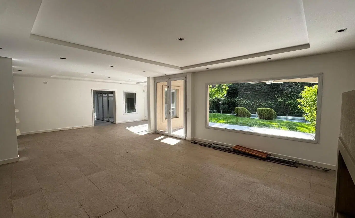 Moderna casa en venta en Acassuso en Libertador al rio, jardin y pileta 5