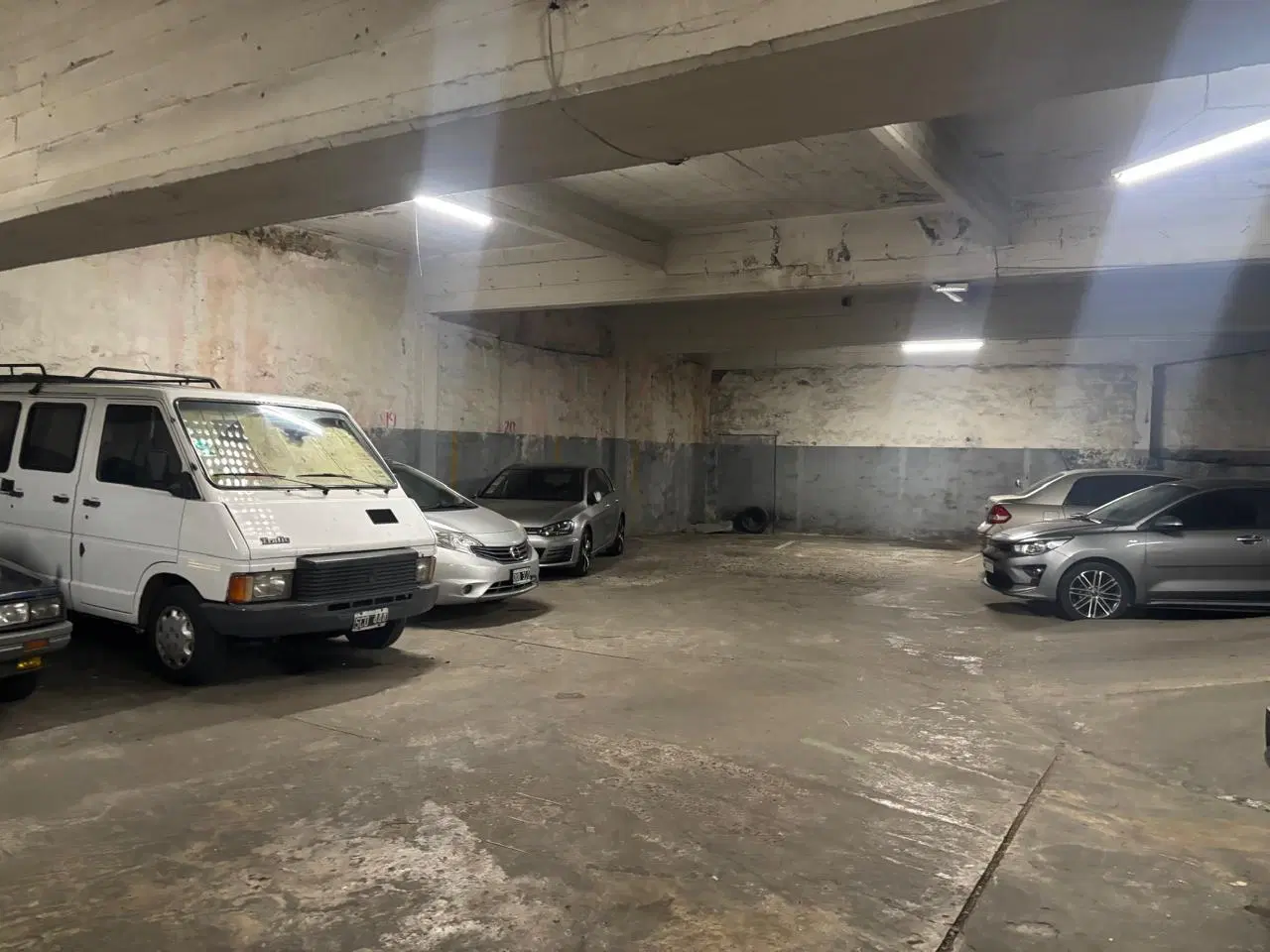Se venden 26 Cocheras en bloque en Acassuso 2
