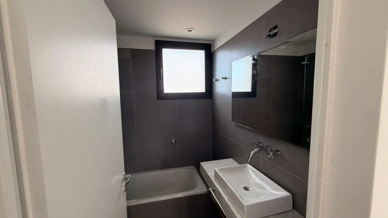 Impecable 3 ambientes de 100 mts con vista al rio , cochera y baulera 2