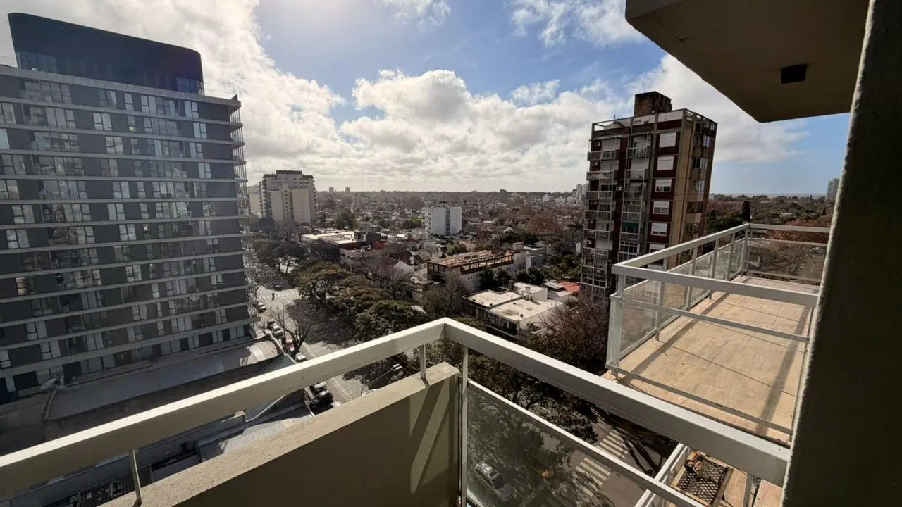 Impecable 3 ambientes de 100 mts con vista al rio , cochera y baulera 5