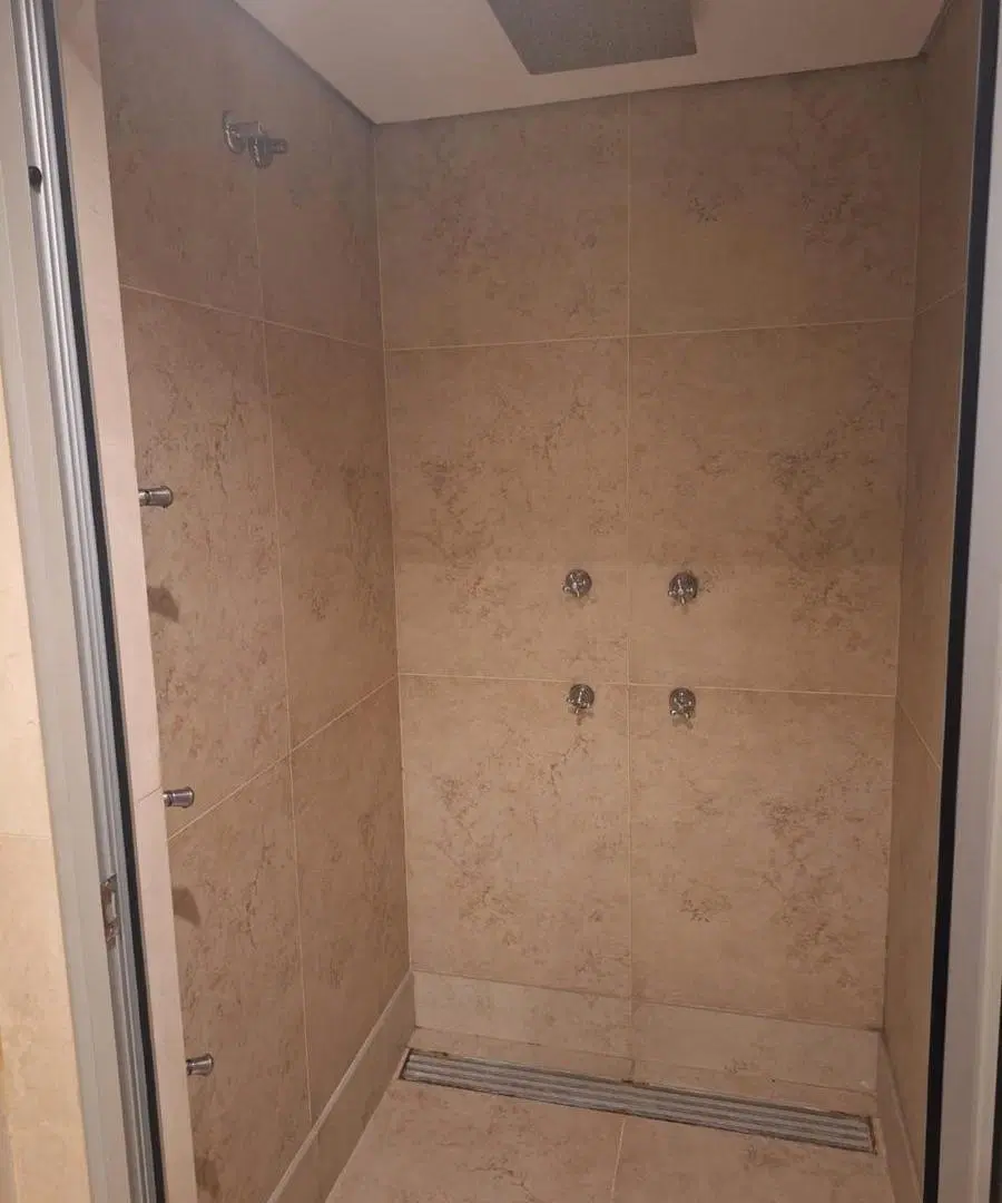 ¡VENTA 250 m2 en 5 ambientes, dependencia, cochera y amenities! 2